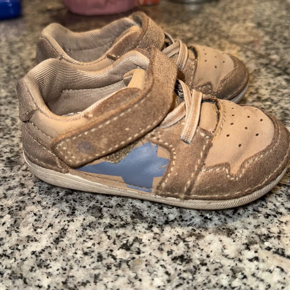 Stride Rite - Picture 3 of 5